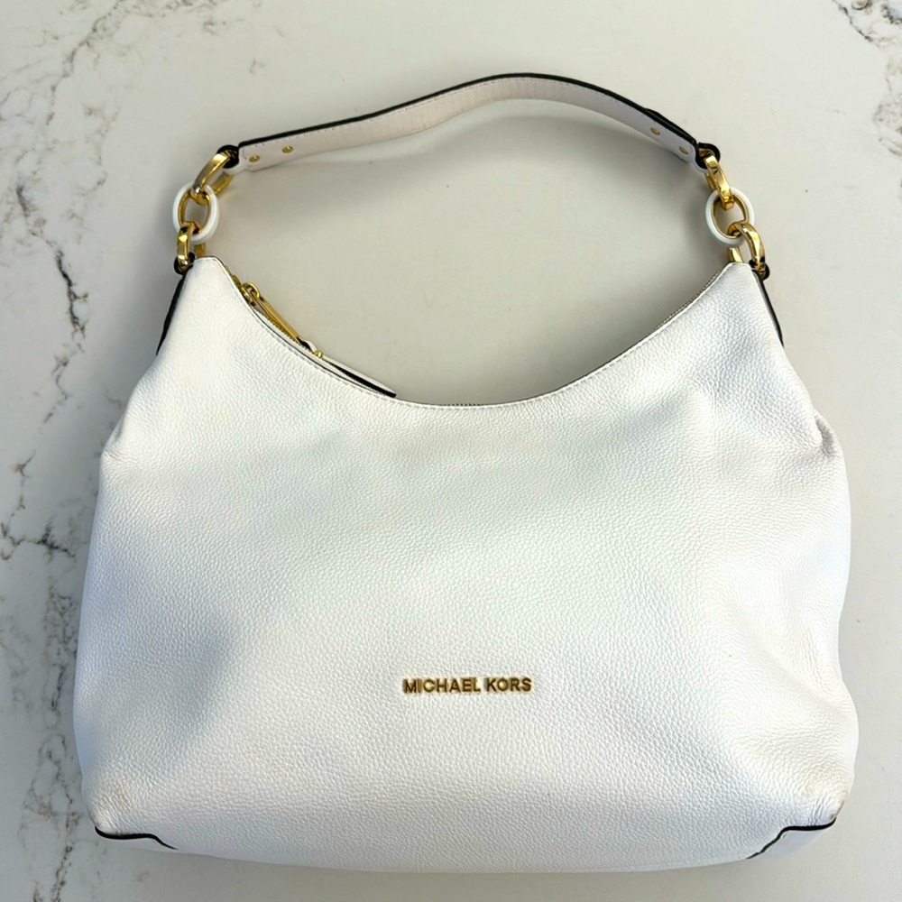 Like new white Michael Michael Kors handbag.